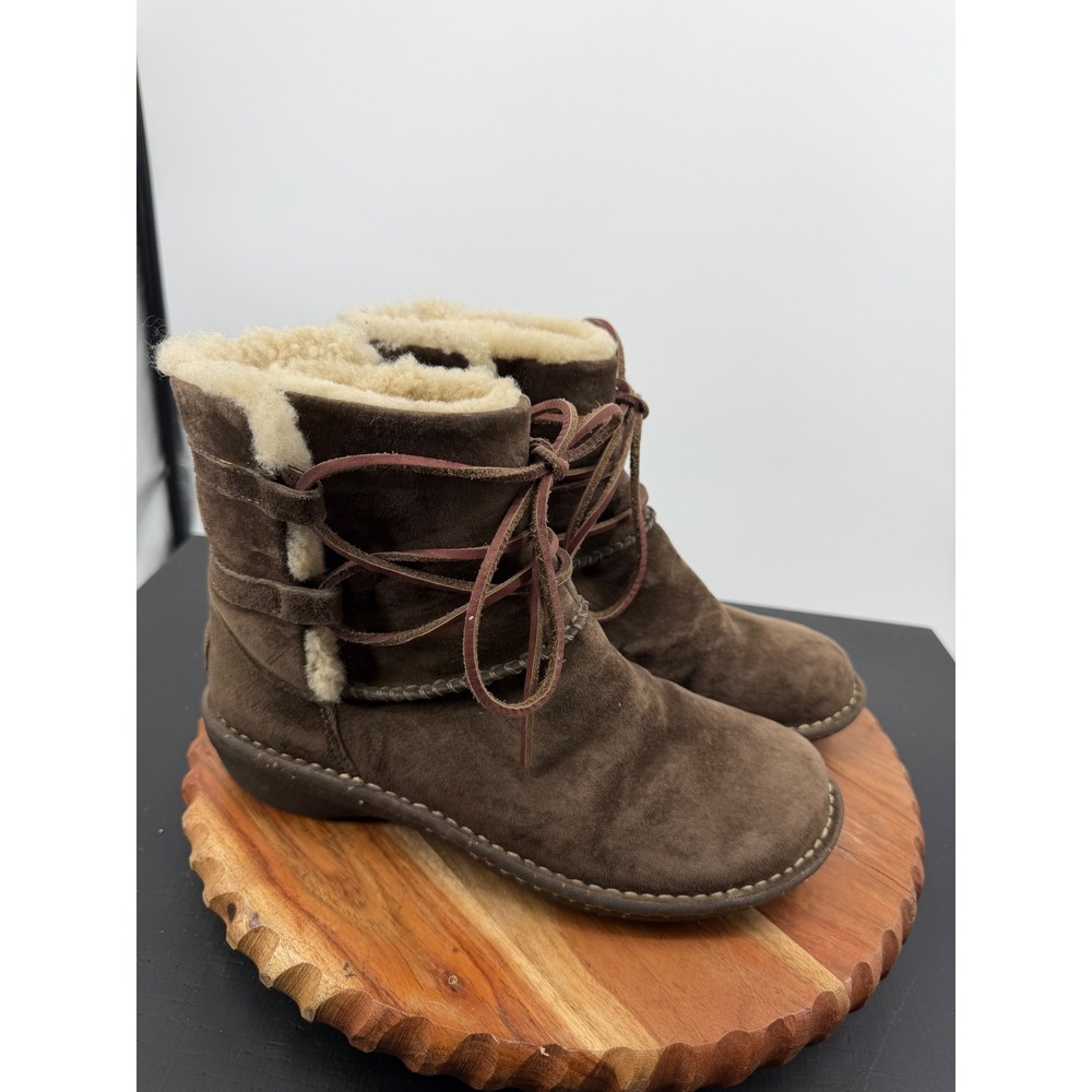 UGG Caspia Boots Women Size 9 Brown Suede Shearling Lace Up 3335 Ankle Booties